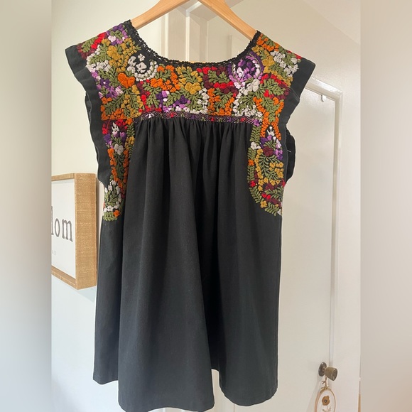 Mi Golondrina Flores Black Floral Embroidered Blouse - Picture 2 of 3